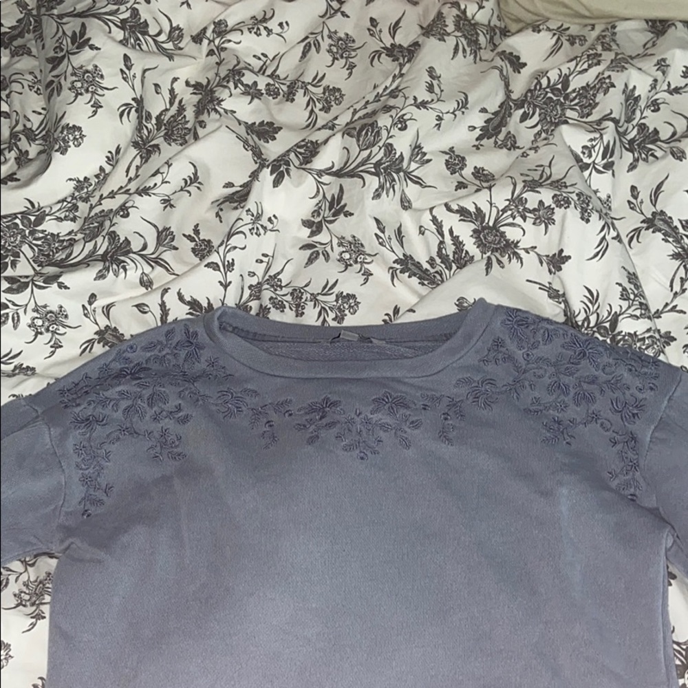 5/$15 Blue/Grey floral sweatshirt